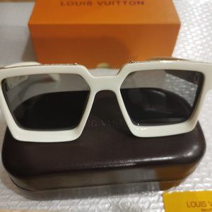 Louis Vuitton sunglasses ~~unisex